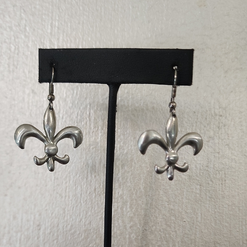 Silver Steel Fleur-de-Lis Dangling Hook Earrings Hand Crafted - Picture 1 of 6